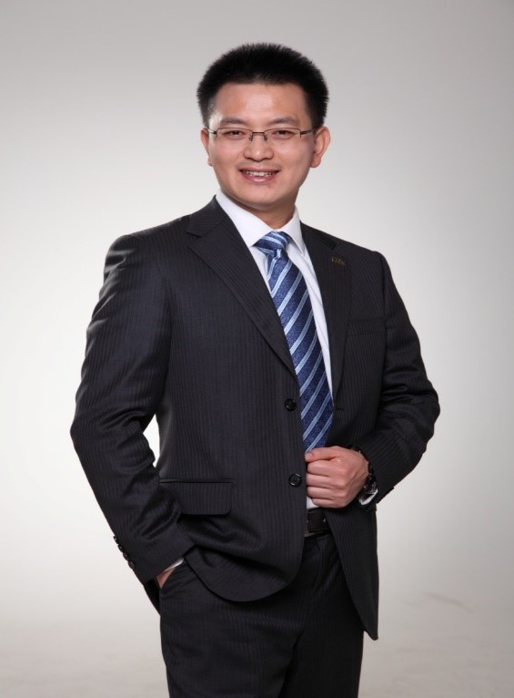 陈晓.jpg