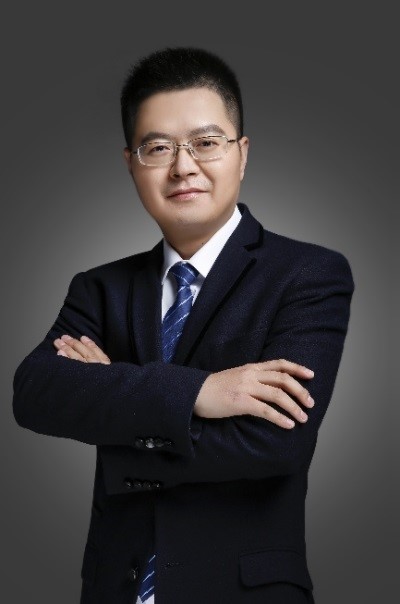 侯明哲.jpg