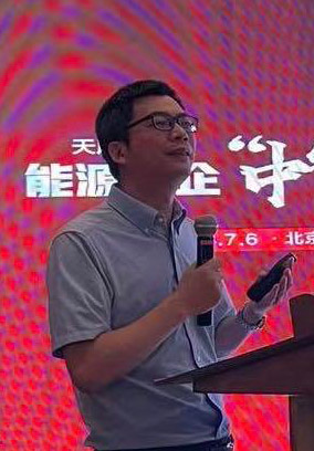 吴刚梁.jpg