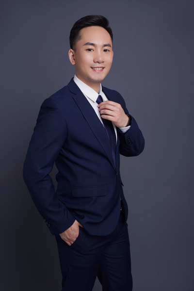 吴奇.jpg