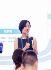 刘洁.jpg