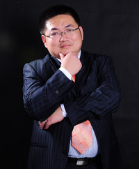 何伟.jpg