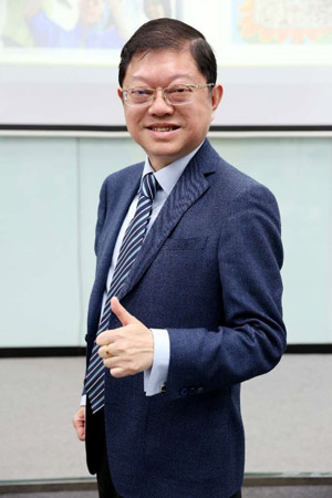 陈镭.jpg