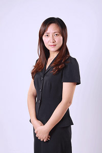 何芳.jpg