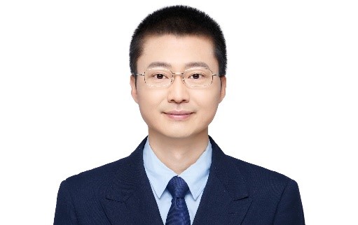 王华.jpg